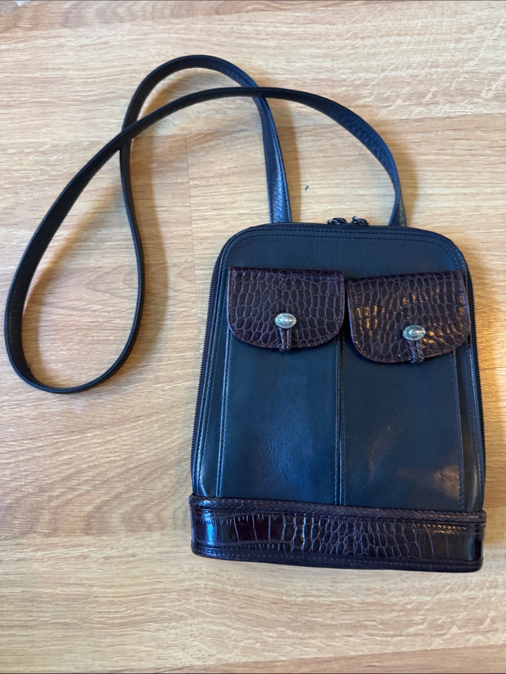 BRIGHTON Vintage Croc Embossed Black Brown Leather Crossbody Purse